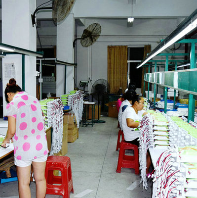 Sanforce-Packing Emergency kits400.jpg