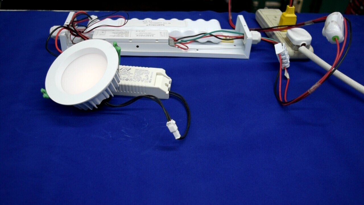 LED面板燈， 天花燈、射燈、筒燈應(yīng)急電源安裝演示